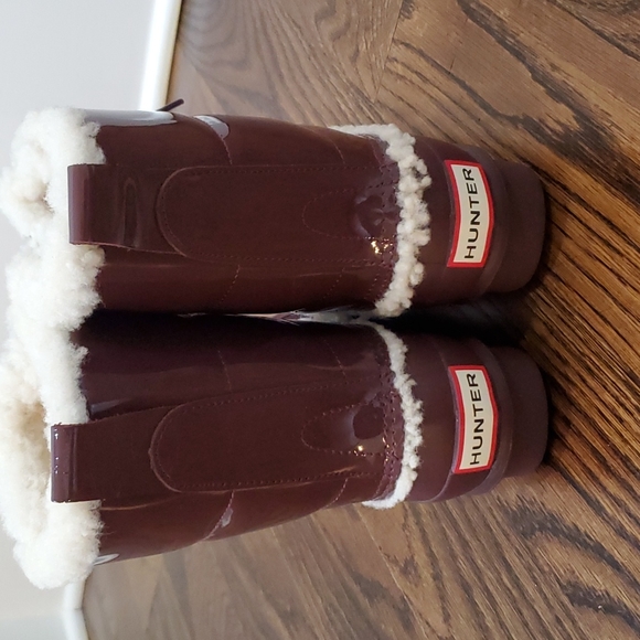 🎉🎉HP🎉🎉NWOT Hunter Rain/Snow Burgundy Boots with Fur Lining - Picture 6 of 9